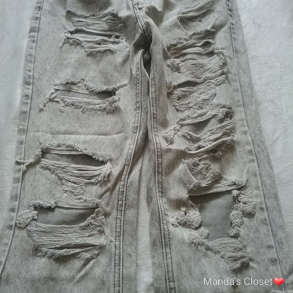 NWT Refuge Denim Distressed Jeans - Picture 4 of 16